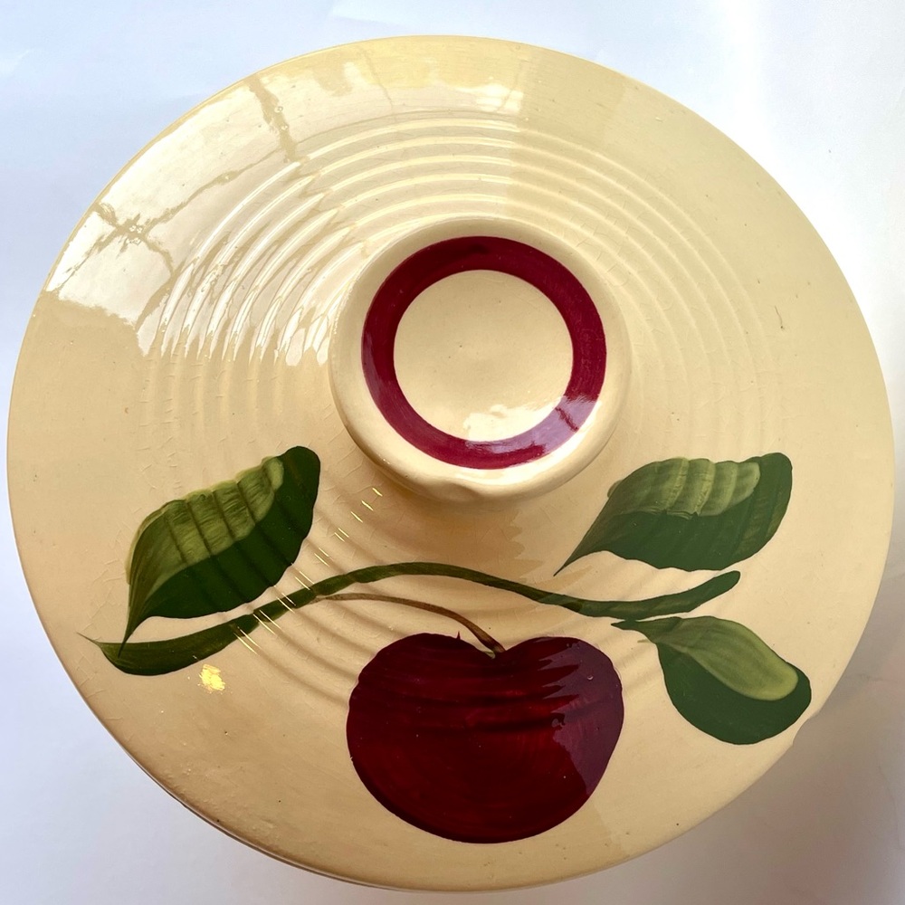 Watts Pottery Covered Casserole Dish- #601 Apple Three Leaf - Picture 4 of 11